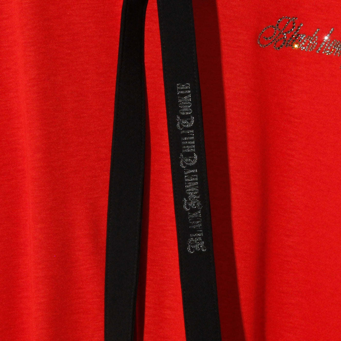 Swarovski Logo No Sleeve V Neck / RED×BLACK