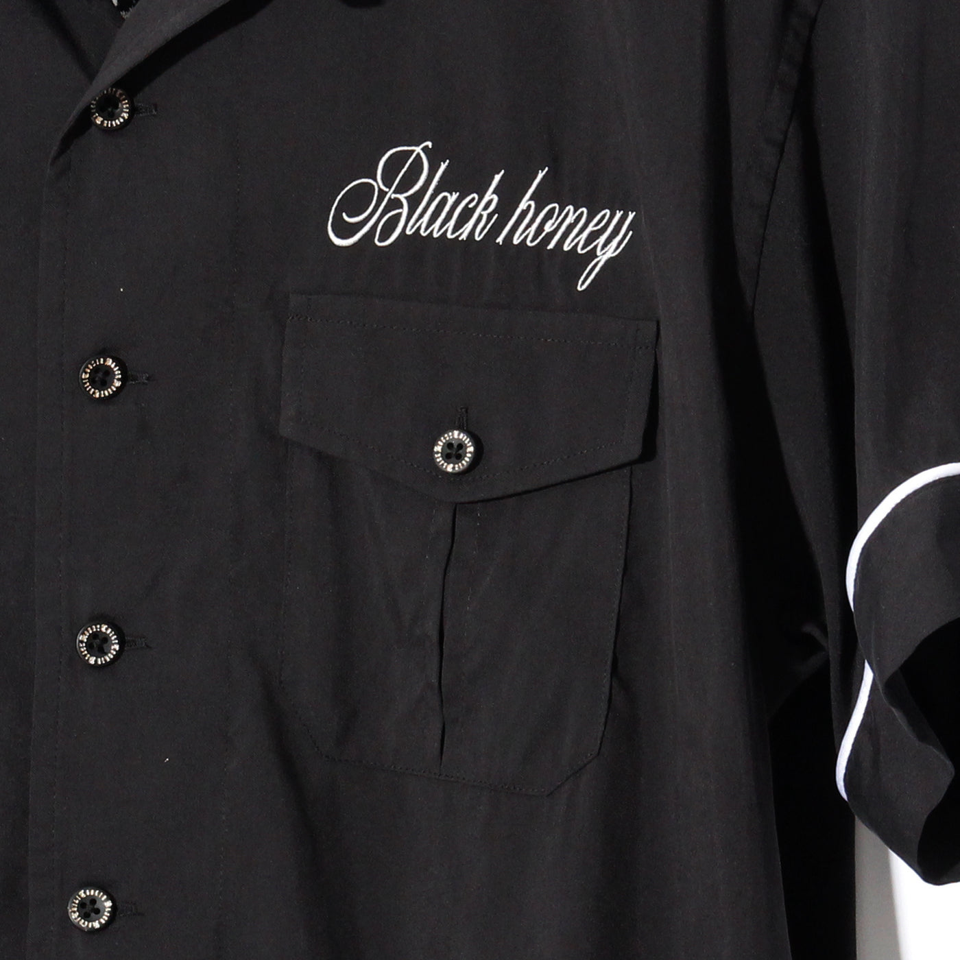 KISS & KILL Embroidery S/S Shirt / BLACK